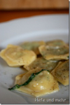 Ravioli filled with wild garlic and bread