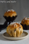 Orangen-Schokoladen-Brioche mit Haselnüssen Orangen-Schokoladen-Brioche mit Haselnüssen