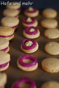 Zitronen-Himbeer-Macarons