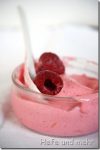 Sour cream – Curd Ice cream with Raspberries Sour cream – Curd Ice cream with Raspberries