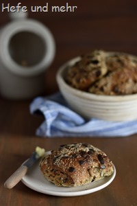 Kürbiskernbrötchen mit Einkorn(1)