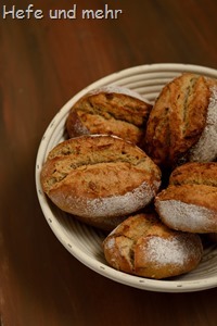 Kartoffelbrötchen mit Kürbiskernen (2)