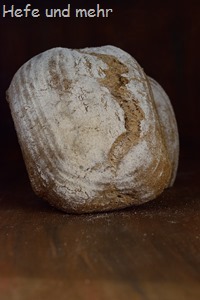 Vollkorn-Bauernbrot (2)